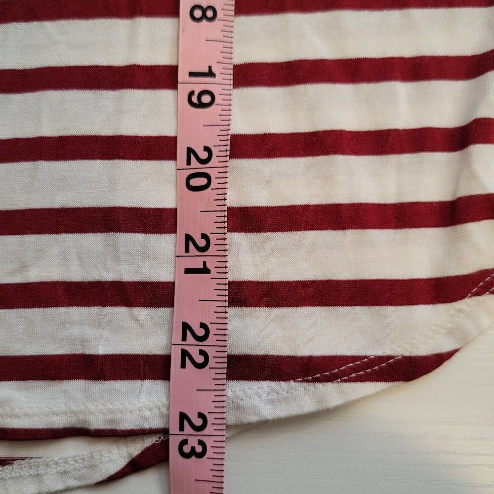 Green Envelope Tied Sleeve Design Tee - Picture 3 of 7